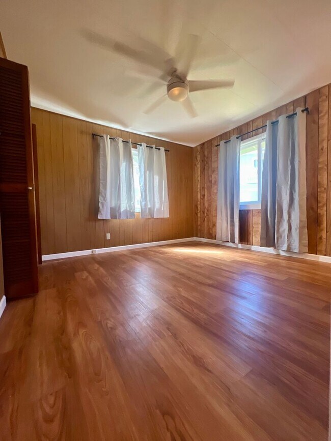 Building Photo - Beautiful, Bright & Airy Beach House--3Beds, 2Baths with Yard