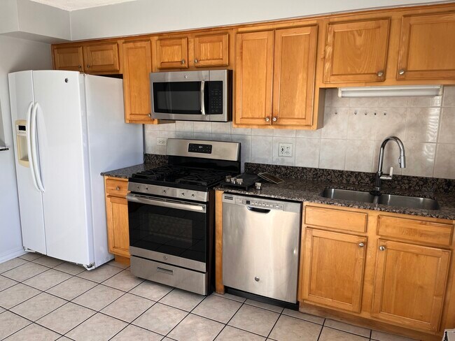 Building Photo - 427 S Euclid Ave