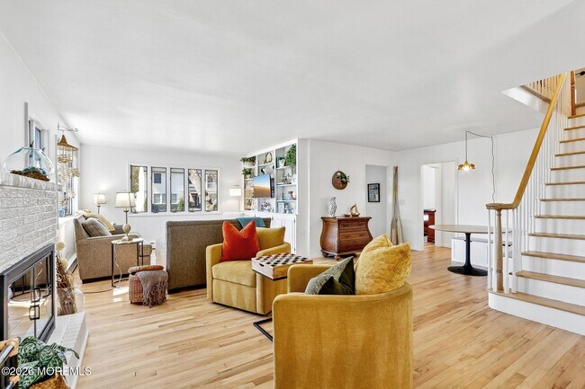 Building Photo - 1850 Fernwood Rd