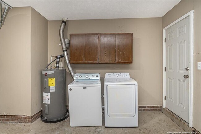 Building Photo - 6972 Timberwood Dr