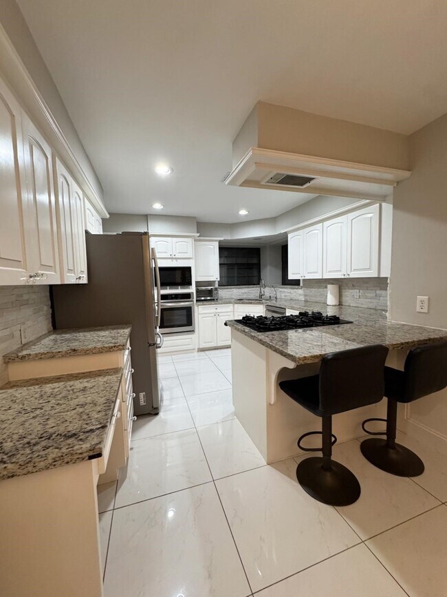 Building Photo - 2330 Walnut Ridge Dr