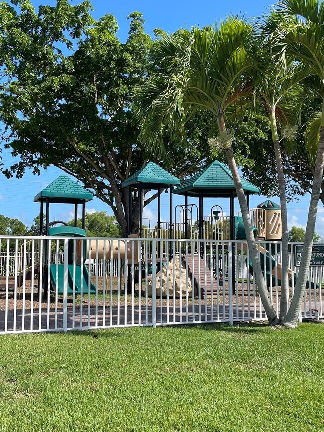 Building Photo - 13335 SW 144th Ter