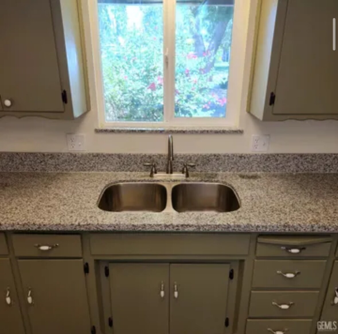 Building Photo - 501 N California Ct