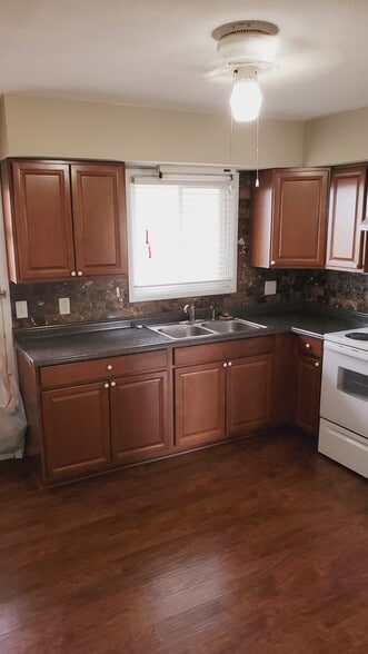 Primary Photo - 519 N Patsy St