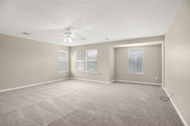 Building Photo - 692 Casual Ln