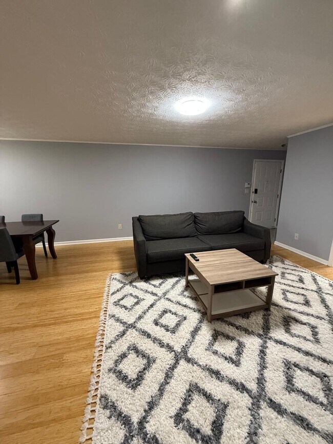 Building Photo - 202 Dunbar Dr