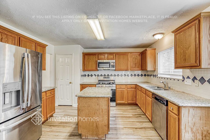 Building Photo - 6935 Moss Boulder Dr