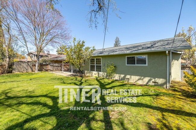 Building Photo - Character Filled Residence in Elk Grove Aw...