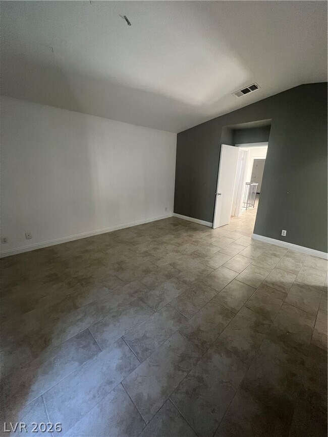 Building Photo - 1137 Pleasant Brook St