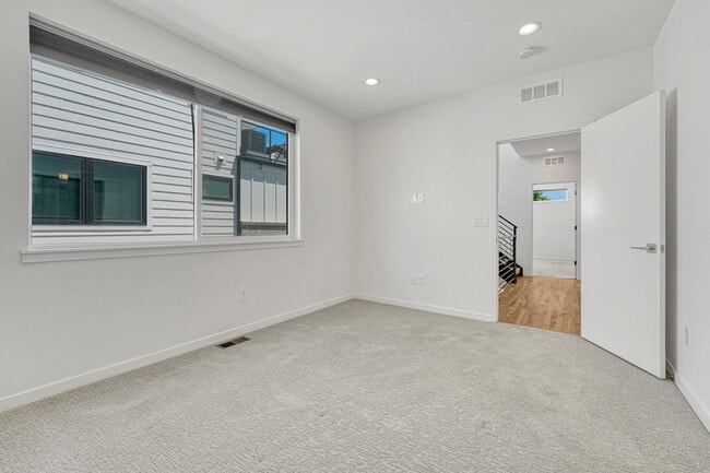 Building Photo - 1231 Newton St