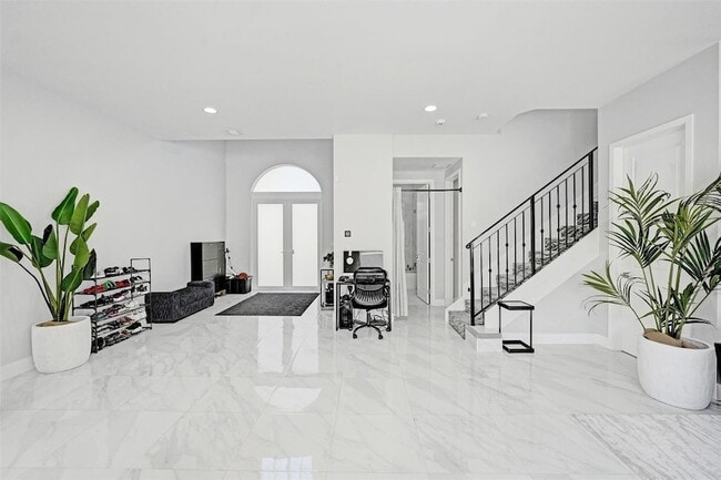 Building Photo - 3534 Forest View Cir