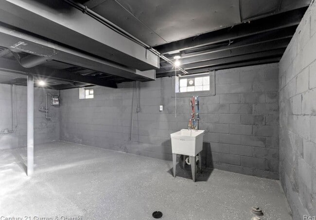 Building Photo - 12674 Riad St