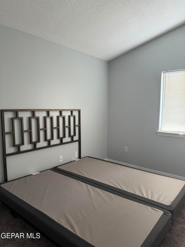 Building Photo - 12253 Holy Springs Ct