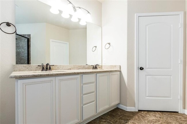 Building Photo - 1917 Tawakoni Dr