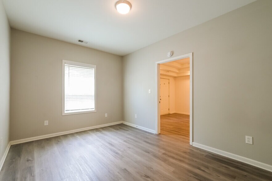 Building Photo - 461 Pondweed Dr