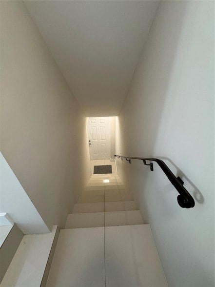 Building Photo - 2710 NE 184th Terrace