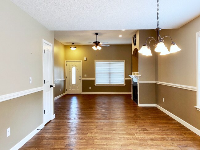 Building Photo - 938 S Mossy Rock Rd