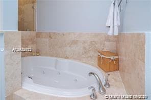 Building Photo - 302 NE 8th Ave