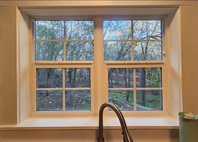 Building Photo - 835 Old Ranch Rd 12