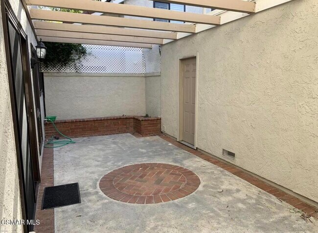 Building Photo - 924 Thistlegate Rd