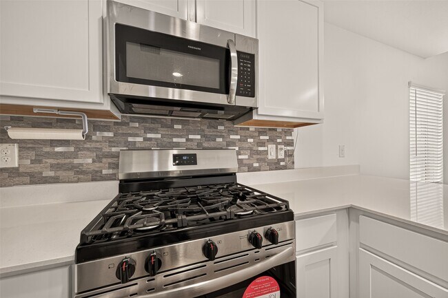 Building Photo - 3242 Spanish Oak Ln