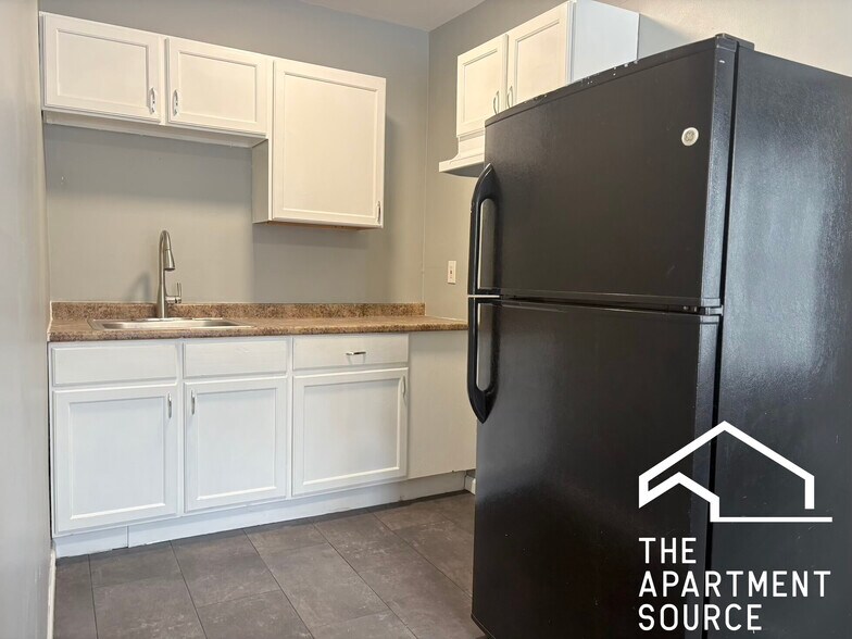 Building Photo - 6226 S Western Ave