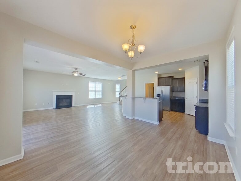 Building Photo - 127 Dunnsmore Dr