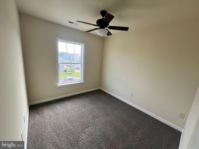 Building Photo - 705 PRENTISS Pky