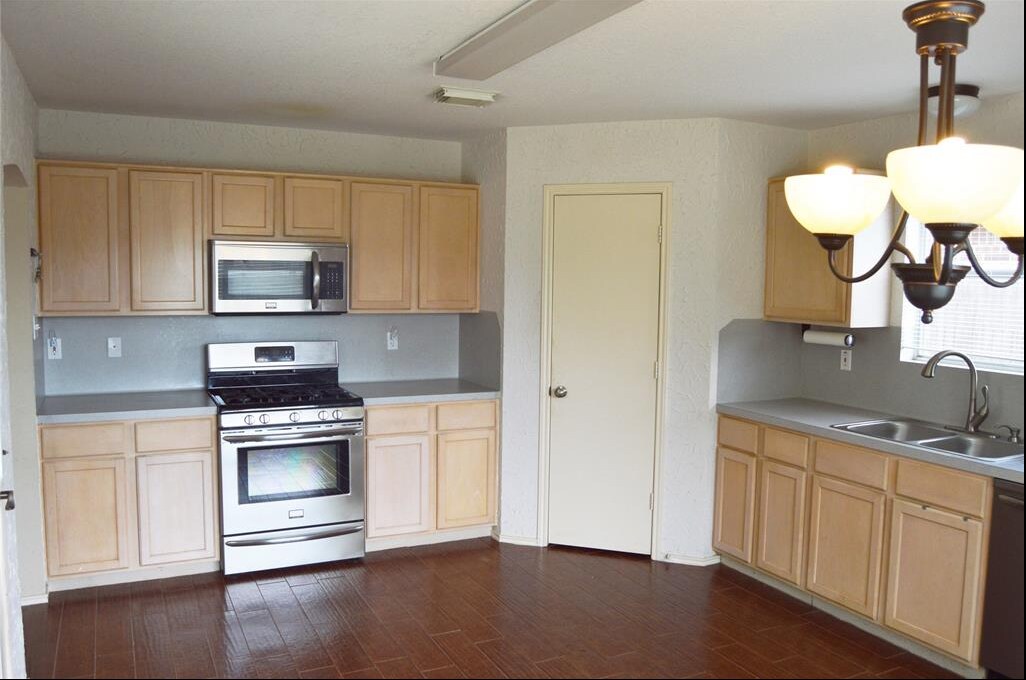 Building Photo - 23035 S Waterlily Dr