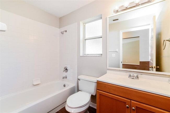 Building Photo - 33303 Lake Bend Cir