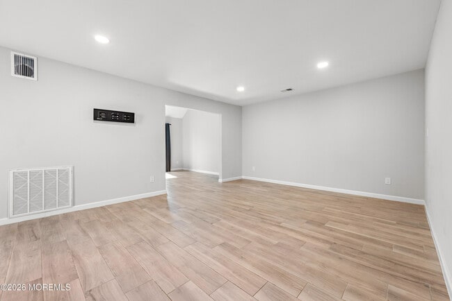 Building Photo - 15 Twain Ct