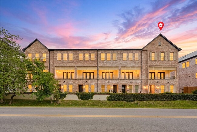 Building Photo - 8612 Emnora Ln