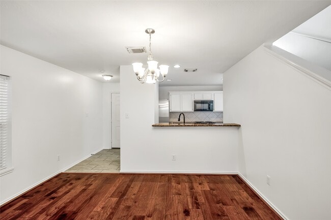 Building Photo - 1719 Redwing Bluff Dr