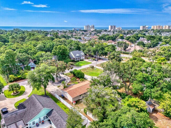 Building Photo - 807 Bellamy Rd