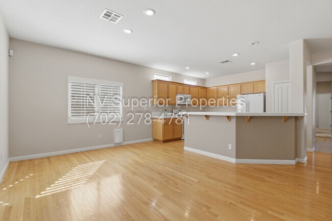 Building Photo - SE!! 4 Bedrooms!! Single Story!!! 3 Car Garage!!! Gated!! Water Conditioner!! All Appliances!!! F...