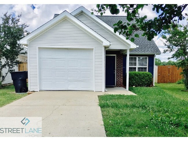 Primary Photo - $500 off first month's rent!
