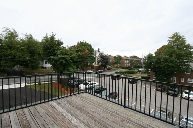Building Photo - 385 Palisade Ave