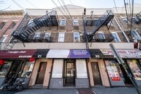 Building Photo - 21R Monroe St