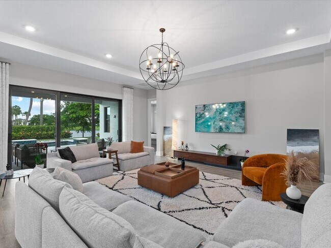 Building Photo - 5577 St Armands Way
