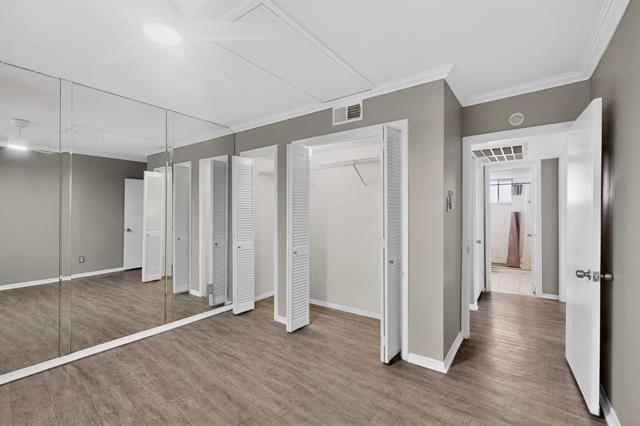 Building Photo - 7812 Royal Ln