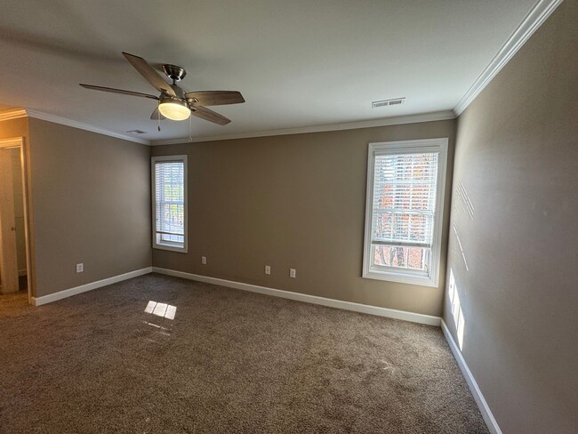 Building Photo - 2 Bed | 2.5 Bath Raleigh Townhome near NCSU