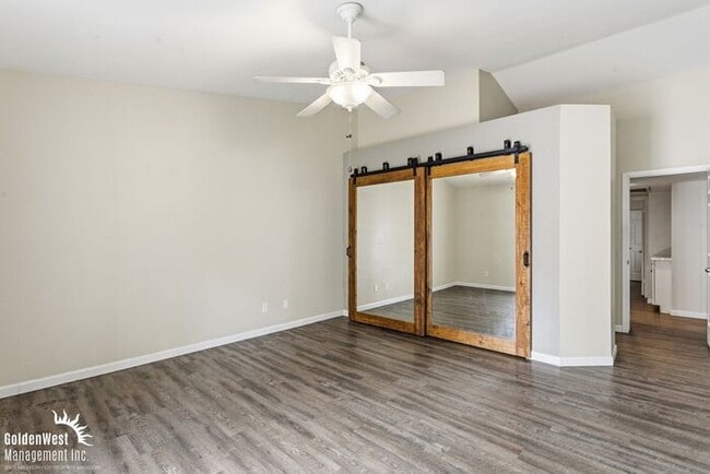 Building Photo - Newly Updated 2Bdm 2Ba Home with Fireplace & Private Patio in Mesa!