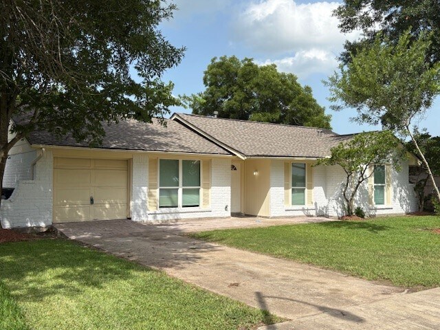 Building Photo - 12127 Rhinebeck Dr