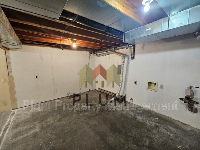 Building Photo - 5602 Bridger Ct