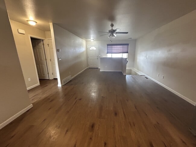 Building Photo - 2019 Lake Hills Dr