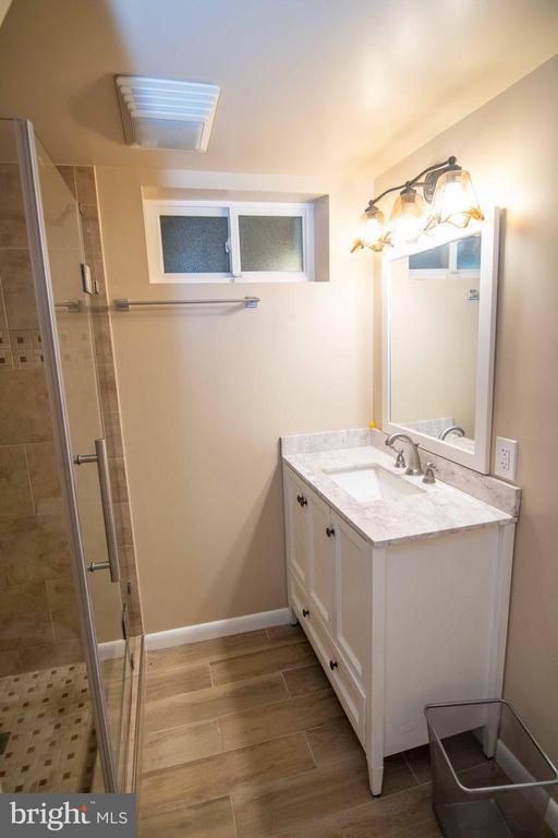 Building Photo - 2205 Parker Ave