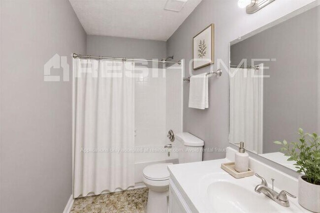Building Photo - 1546 Thornwood Ct