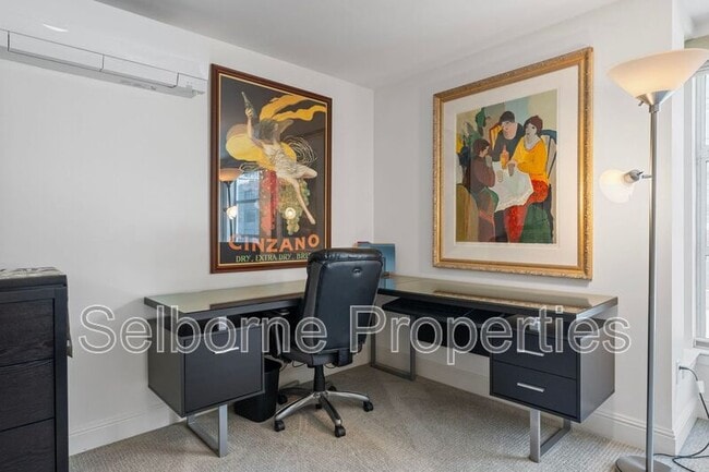 Building Photo - 33 Clementina St