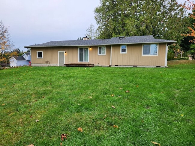 Building Photo - 3 Bedroom Rambler