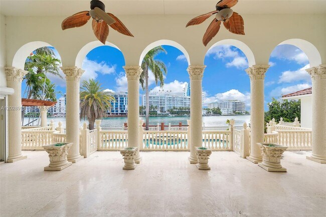 Building Photo - 166 Bal Bay Dr